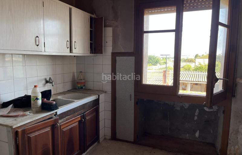 Foto 3f325e17-b634-4c27-95d7-08c36e244d8c. Casa  para reformar con local y 3 parcelas en Vilamacolum