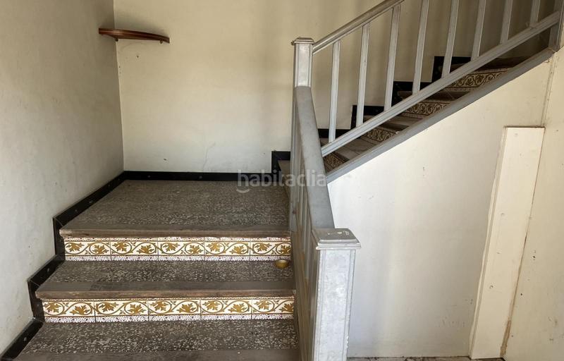 Foto b6ca2bdf-6c9a-45ce-8449-902c42d1cbaf. Casa  para reformar con local y 3 parcelas en Vilamacolum