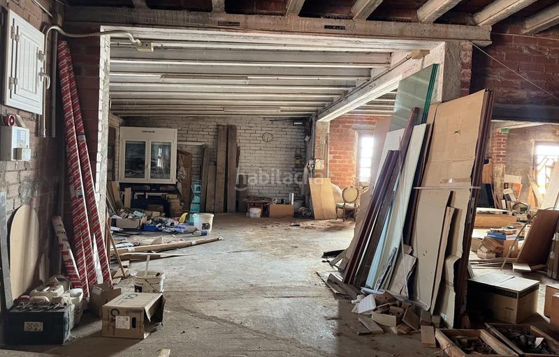 Foto b728ea83-3365-4e9a-ac7c-bc4d0df4bfd8. Casa  para reformar con local y 3 parcelas en Vilamacolum