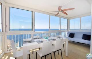 Appartement  Canyelles. Impresionante apartamento con vistas panorámicas al mar, reforma