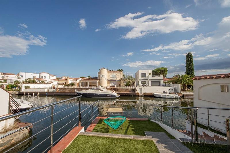 Foto 7a27b213-8d95-4317-9d54-b02f821ea35b. Casa amb calefacció piscina a Port Banyuls - Port Alegre - Port Empordà Empuriabrava