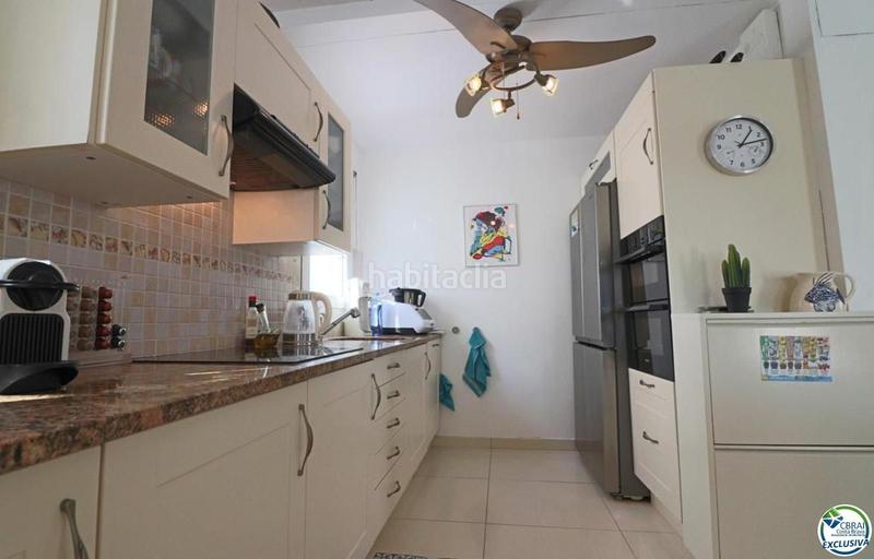 Foto 150b76a8-b547-4eb8-86a3-2a5b451d1319. Casa amplia villa al canal con amarre de 12 m, con apartamento invitados en Empuriabrava