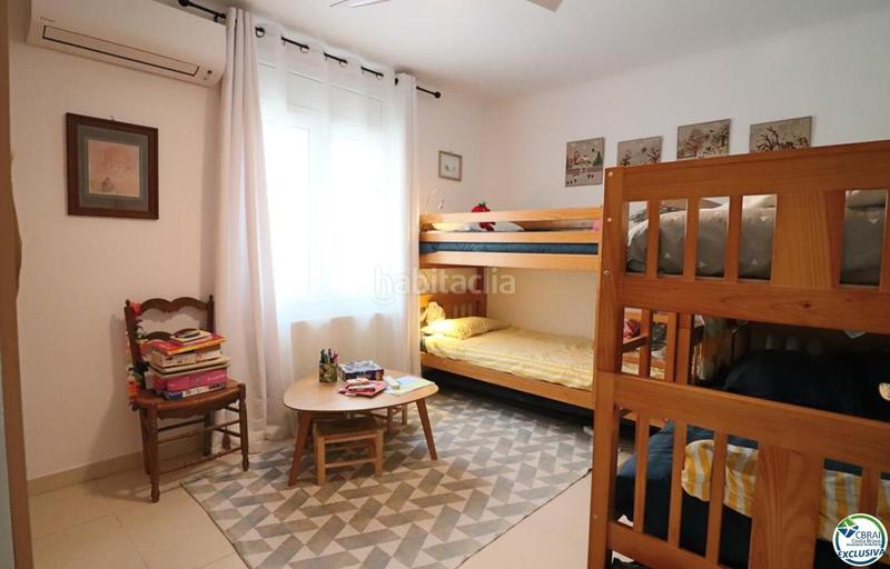Foto 3308f2cf-b4cb-4dbd-a425-9aae8e57e915. Casa amplia villa al canal con amarre de 12 m, con apartamento invitados en Empuriabrava