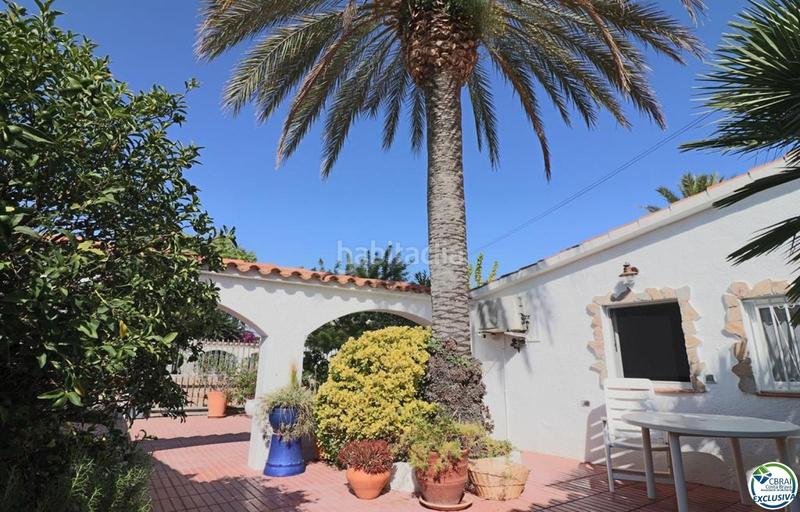 Foto 34f77ac0-4932-469e-8289-a33498943c5f. Casa amplia villa al canal con amarre de 12 m, con apartamento invitados en Empuriabrava