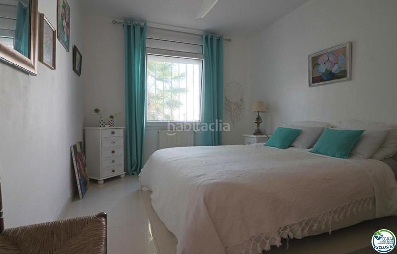 Foto 5cc8bc46-9f99-4303-ba3f-234055d4b431. Casa amplia villa al canal con amarre de 12 m, con apartamento invitados en Empuriabrava