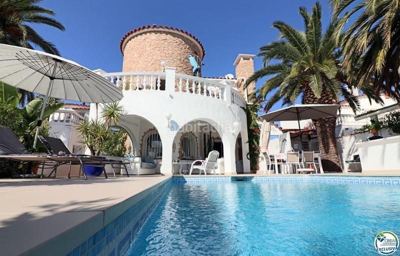Foto 95a77b4f-f4ce-4e79-a32c-74d7acf3f55e. Casa amplia villa al canal con amarre de 12 m, con apartamento invitados en Empuriabrava
