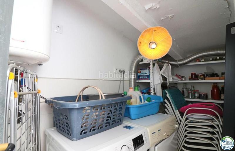 Foto b35e12c9-98b7-4d6f-8378-31cfc0557d2e. Casa amplia villa al canal con amarre de 12 m, con apartamento invitados en Empuriabrava