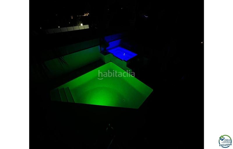 Foto 32f9d5bf-9e1c-4615-9c8b-1a9e937b866f. Casa hermosa casa moderna con piscina y amarre cerca de la playa, sala de estar de 99 m2 en Empuriabrava