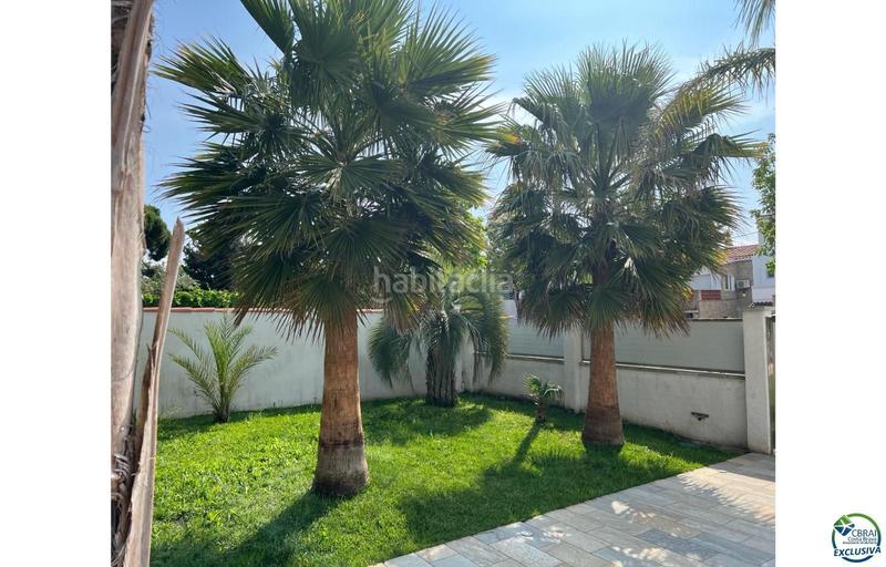 Foto b06f7c9e-c71e-4ddb-92cf-59acd19f0214. Casa hermosa casa moderna con piscina y amarre cerca de la playa, sala de estar de 99 m2 en Empuriabrava