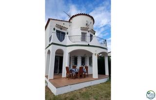 Casa  Puigmal c. Se vende preciosa casa de vacaciones con 174 m de superficie hab