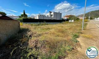 Terreny residencial a Bages 18. Parcela unifamiliar edificable en tranquila urbanización de rose