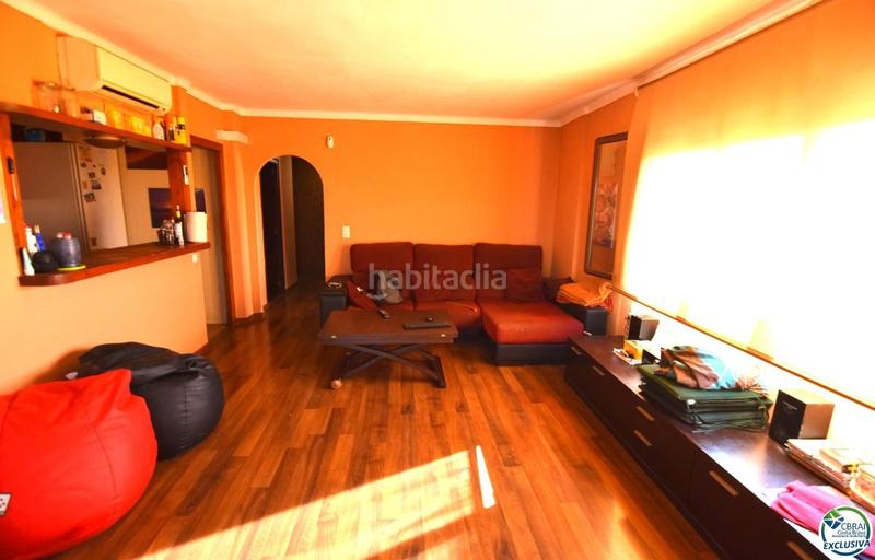 Foto f9a05e1f-0582-44ec-b585-e21427165d6d. Apartamento  2 habitaciones con impresionantes vistas panorámicas en Empuriabrava