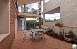 Casa  Ponent. Casa con gran terraza y 4 habitaciones en roses