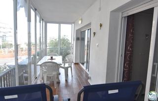 Apartamento  De la platja. Apartamento situado a santa margarita roses 250 metros de la pla