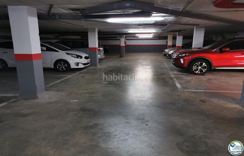 Foto baa36143-d657-4371-98d7-8936475811a6. Aparcament cotxe a El Port Llançà