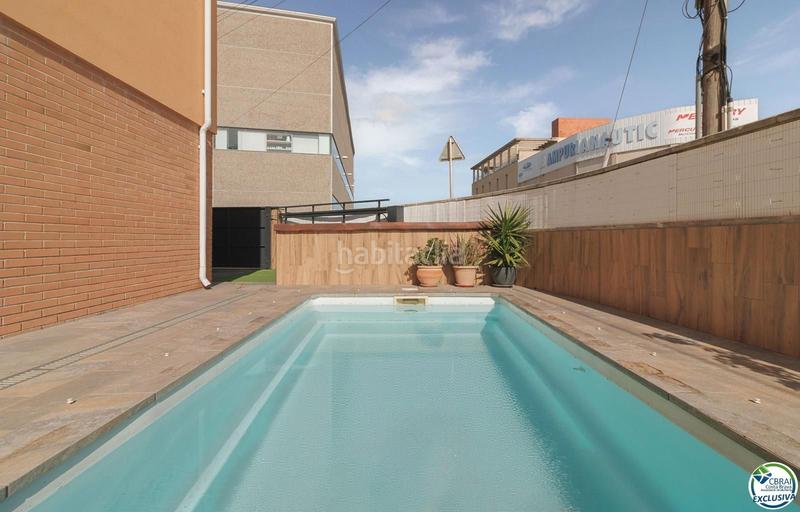 Foto 2f92edbe-5c62-4022-b231-fe43f9d5d1cc. Casa adosada casa con piscina en puigmal, 4 habitaciones, y ubicación ideal. en Empuriabrava