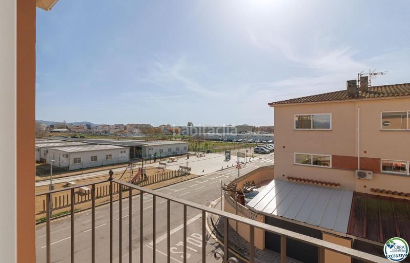Foto 4d1cabf7-7216-4221-919a-5f32d7b6e5c5. Casa adosada casa con piscina en puigmal, 4 habitaciones, y ubicación ideal. en Empuriabrava