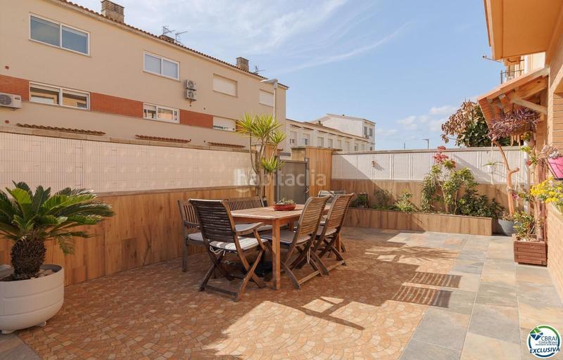 Foto a8c96a19-e8eb-4ca2-94df-4f69bd65cbd1. Casa adosada casa con piscina en puigmal, 4 habitaciones, y ubicación ideal. en Empuriabrava