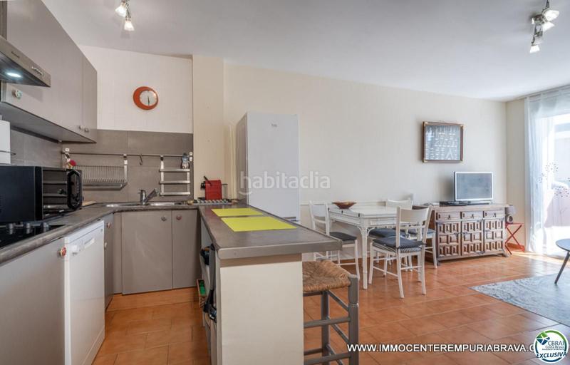 Foto 1dde871a-dd37-421b-a468-2dd45b5cf892. Apartamento bonito apartamento con preciosa terraza, y solárium con vistas al mar en Empuriabrava