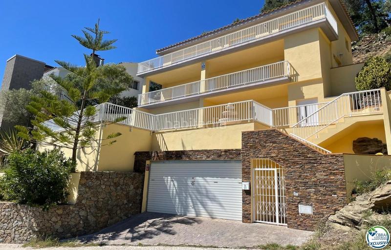Foto 1fdf6d48-04fd-4cdf-8277-6669f1d8ebcc. Casa magnifico xalet con vistas al mar, 253 m2 construidos, 608 m2 de parcela en Roses