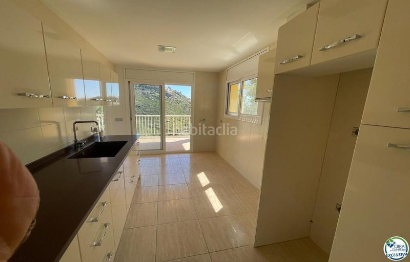 Foto 3b52dd38-11ef-4e9f-a249-6b95d56573d2. Casa magnifico xalet con vistas al mar, 253 m2 construidos, 608 m2 de parcela en Roses