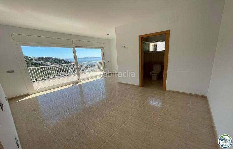Foto 6481d17d-783c-4806-b32b-901bc0433c0d. Casa magnifico xalet con vistas al mar, 253 m2 construidos, 608 m2 de parcela en Roses