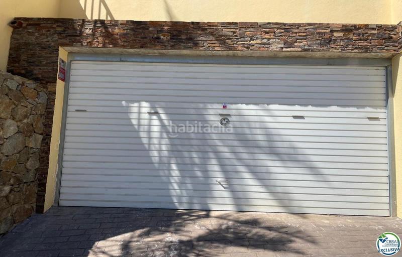 Foto a8d9eb07-7a32-4195-a0bd-f8fb036df7ef. Casa magnifico xalet con vistas al mar, 253 m2 construidos, 608 m2 de parcela en Roses