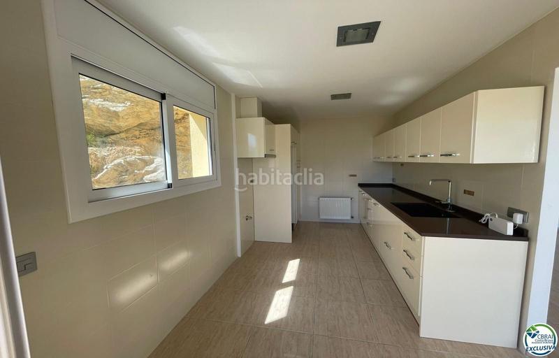 Foto fe27077c-aa60-44b2-a51f-9b764e114839. Casa magnifico xalet con vistas al mar, 253 m2 construidos, 608 m2 de parcela en Roses