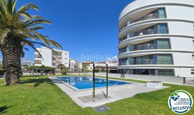 Foto d2dfd451-b2c1-43cc-8b41-49c3aee94685. Apartament a maritimo 31 a Salatar Roses
