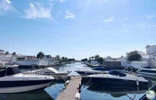 Casa  Tordera. Casa en venta con amarre en  empuriabrava, costa brava