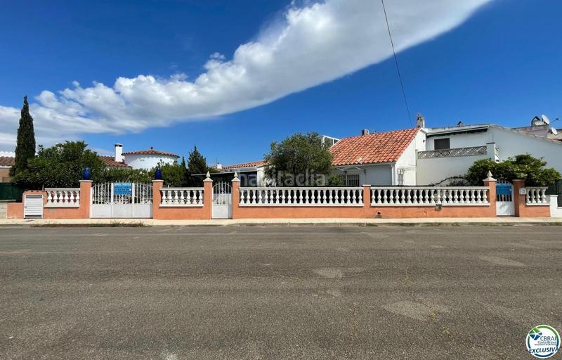 Foto 1c138504-6515-4214-994f-aa901b834285. Casa  de 3 dormitorios, 3 baños y terrazas en zona tranquila cerca de la playa. en Palau-saverdera