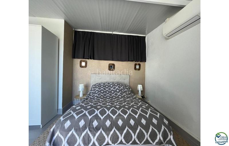 Foto 449a6cff-4606-4494-a26b-04d36322f649. Apartamento atico en venta 2 habitaciones gran terraza y parking subterraneo. en Empuriabrava