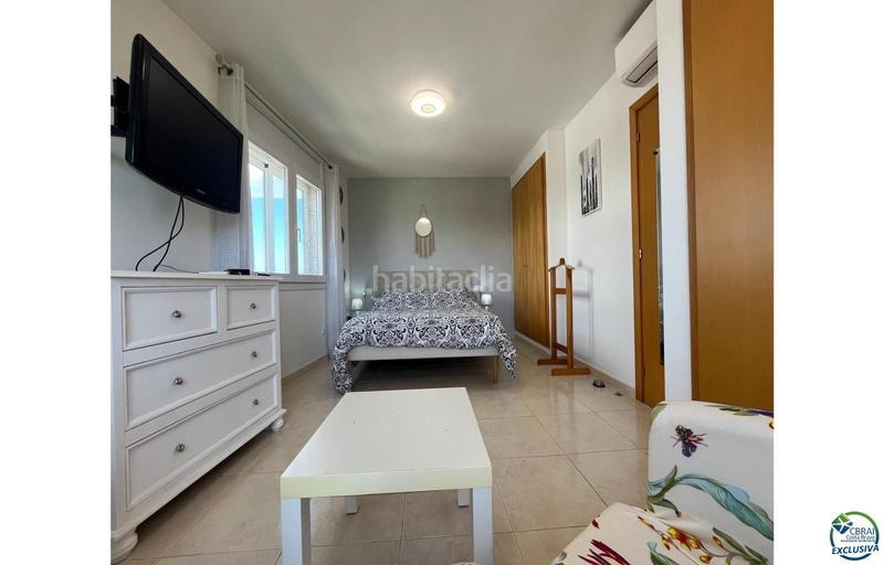 Foto 68bea8bc-3f39-4018-bad2-b322dfec830f. Apartamento atico en venta 2 habitaciones gran terraza y parking subterraneo. en Empuriabrava