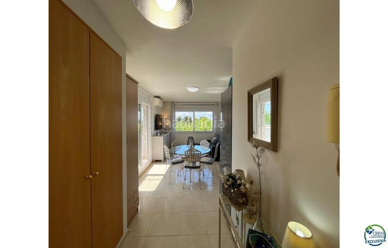 Foto b246f5ac-6446-45bd-aba0-fd8a6cb4fda9. Apartamento atico en venta 2 habitaciones gran terraza y parking subterraneo. en Empuriabrava