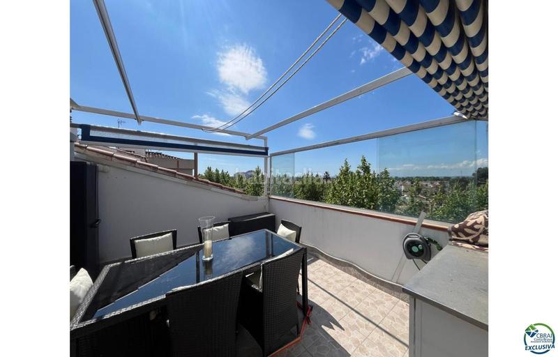 Foto d3318c81-a167-4b20-8556-47f809fc6452. Apartamento atico en venta 2 habitaciones gran terraza y parking subterraneo. en Empuriabrava