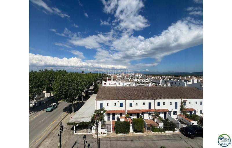 Foto e73b73f9-762a-471b-90d6-fd412071dba9. Apartamento atico en venta 2 habitaciones gran terraza y parking subterraneo. en Empuriabrava
