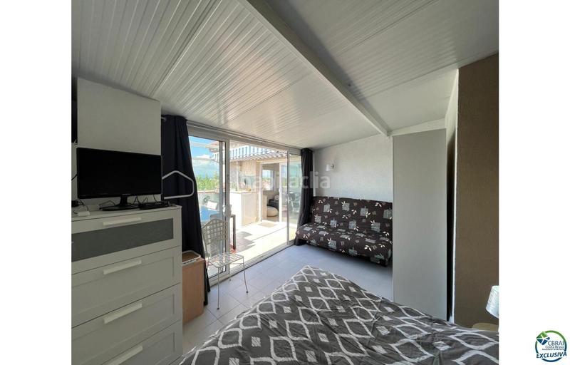 Foto fc3f7857-9bc5-4e2b-9c41-b0aad06918f4. Apartamento atico en venta 2 habitaciones gran terraza y parking subterraneo. en Empuriabrava