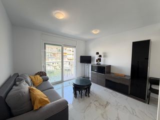 Casa adossada a Port empuries 64. Casa de pescador nueva con amarre y garaje