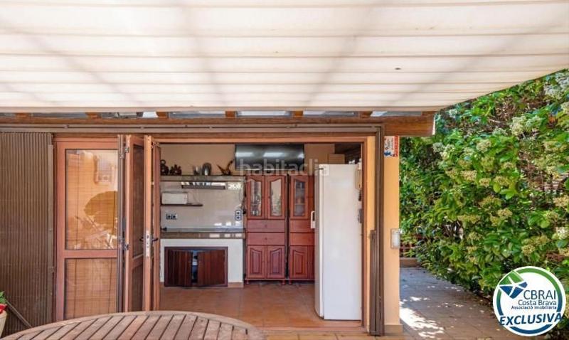 Foto 58e8820a-501c-4e1f-bb40-66fd75b66ce7. Casa mas nou amplia casa con 5 dormitorios, garaje privado, jardín, terrazas y relajante jacuzzi en Empuriabrava