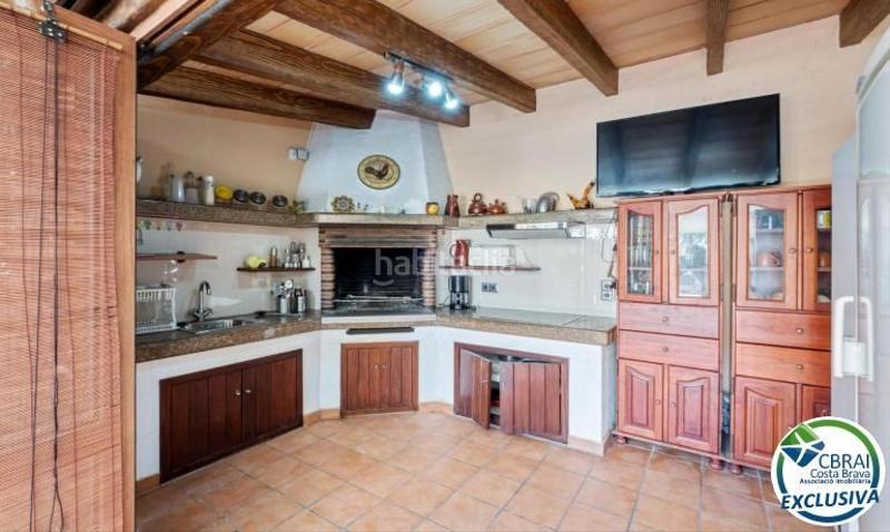 Foto 771eed75-c9a3-463b-8169-e6a270e70c03. Casa mas nou amplia casa con 5 dormitorios, garaje privado, jardín, terrazas y relajante jacuzzi en Empuriabrava