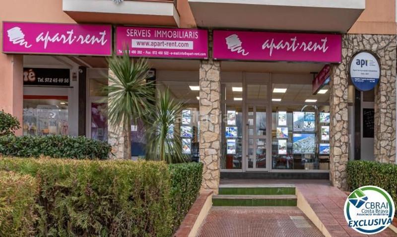 Foto d101a2f5-6948-4492-ad34-727f9e00d405. Casa mas nou amplia casa con 5 dormitorios, garaje privado, jardín, terrazas y relajante jacuzzi en Empuriabrava