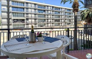 Apartament  De la platja. Vivir cerca del mar apartamento con 2 dormitorios y terraza en s