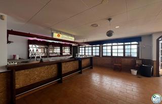 Business premise  De la gola de l&#39;estany. En venta local con terraza y vistas al mar en santa margarita ro