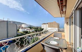 Apartament  De la llotja. En venta  apartamento con vistas al mar en el centro de roses co
