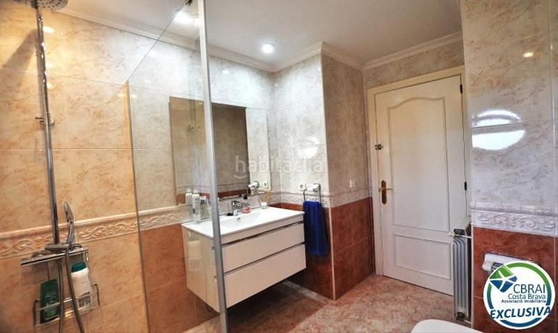 Foto 87ddc4d3-2fe3-4adb-8adf-24c82cda0800. Casa en puigmal 24 casa grande con piscina, garaje en lote de esquina en zona tranquila. en Roses