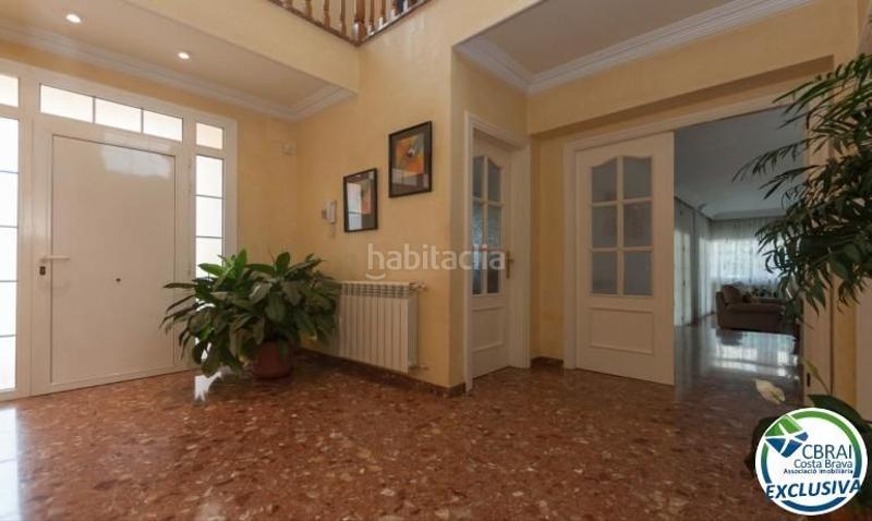 Foto ad1f4fa8-b80c-4418-afbf-d5ac4fcf7ed8. Casa en puigmal 24 casa grande con piscina, garaje en lote de esquina en zona tranquila. en Roses