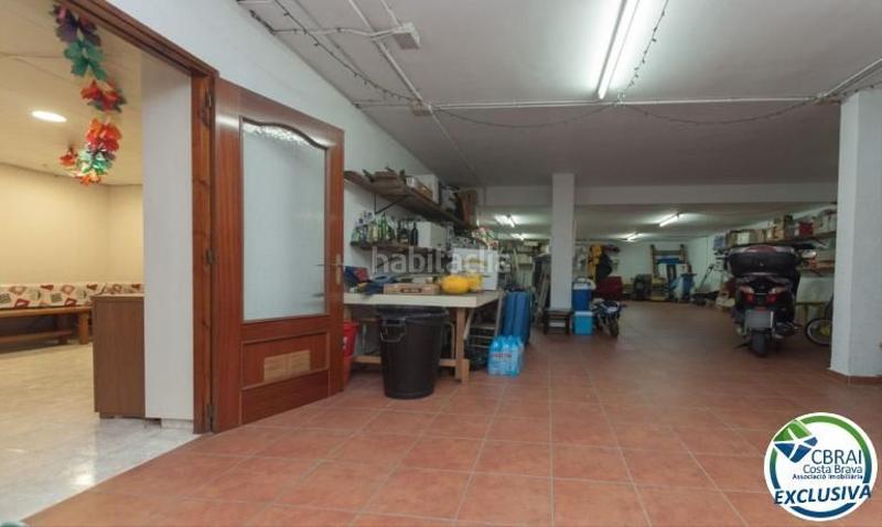 Foto b8dbfd8c-235f-407d-9060-311a5fdeb174. Casa en puigmal 24 casa grande con piscina, garaje en lote de esquina en zona tranquila. en Roses