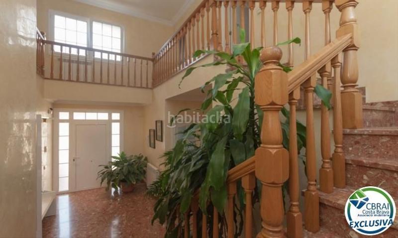 Foto c31aa768-4b51-4efa-9c1d-bda38ca5c437. Casa en puigmal 24 casa grande con piscina, garaje en lote de esquina en zona tranquila. en Roses