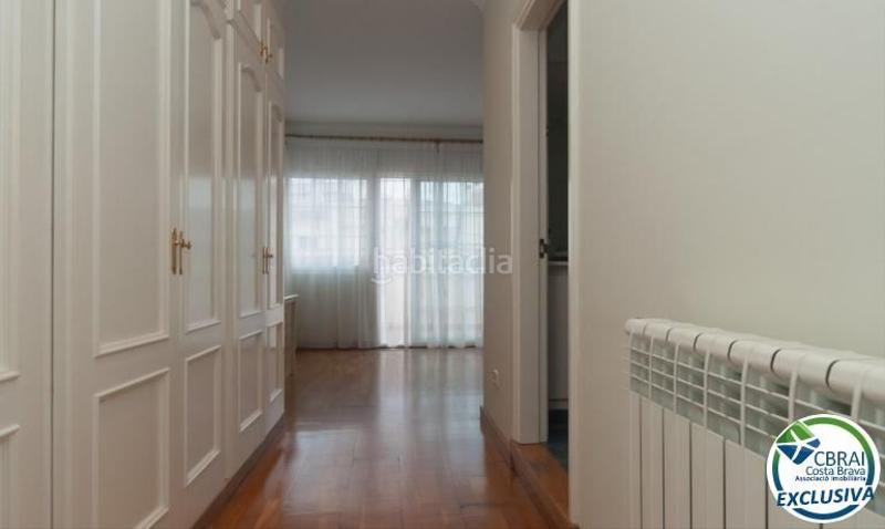 Foto dc455a4f-17f7-41a9-b4f2-f9efc1c9b40d. Casa en puigmal 24 casa grande con piscina, garaje en lote de esquina en zona tranquila. en Roses