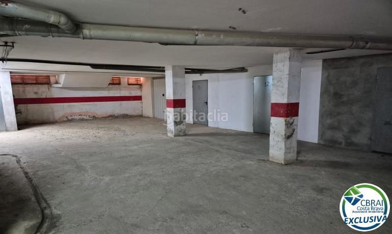 Foto 4ee0c26e-cf3f-4417-a817-a8becfdb8e86. Posto auto in Centre Roses